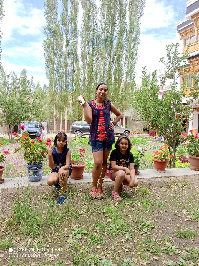 Rock Castle Residency Hotel Leh Buitenkant foto