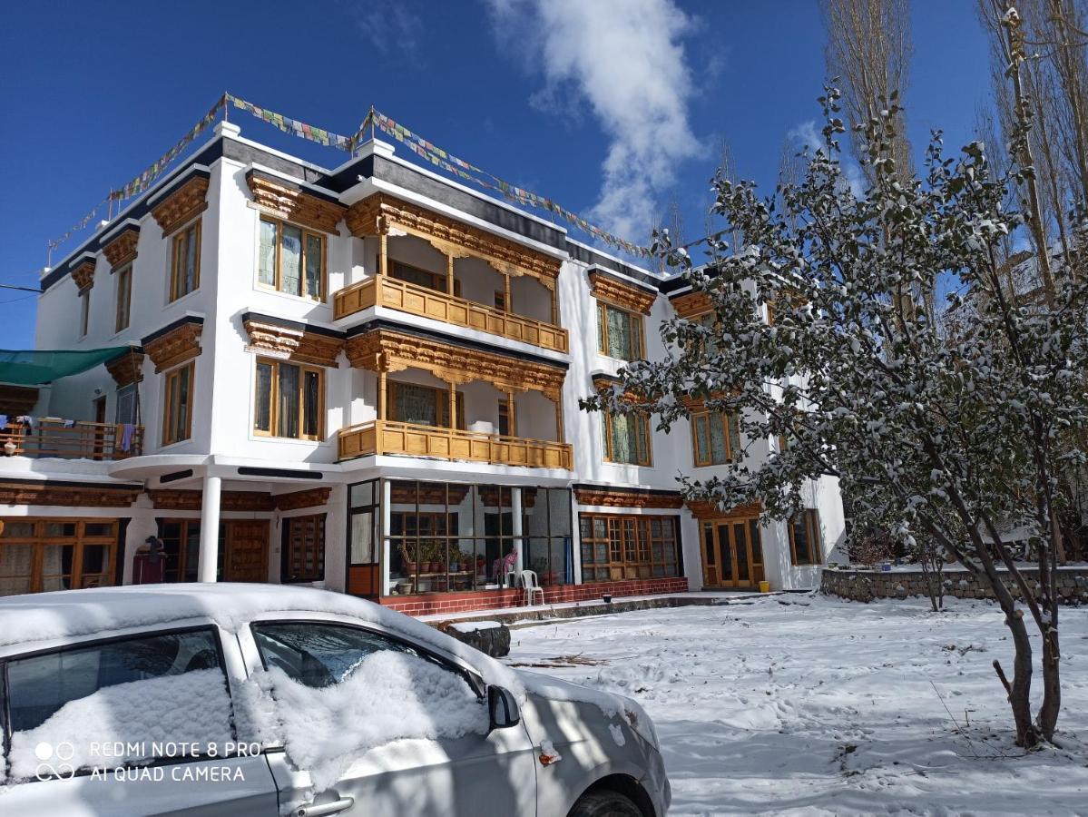 Rock Castle Residency Hotel Leh Buitenkant foto